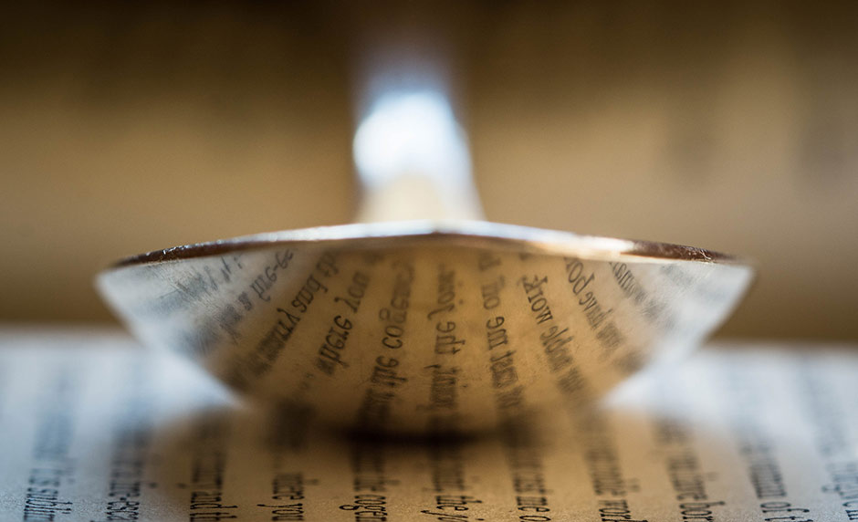 1 Scripture You Can Use to Navigate the Digital Age [One Minute Feature]
