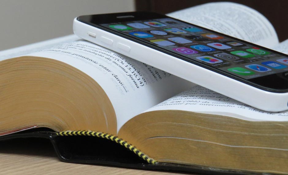 The Bible Addresses Digital Technology Use  [One Minute Feature]