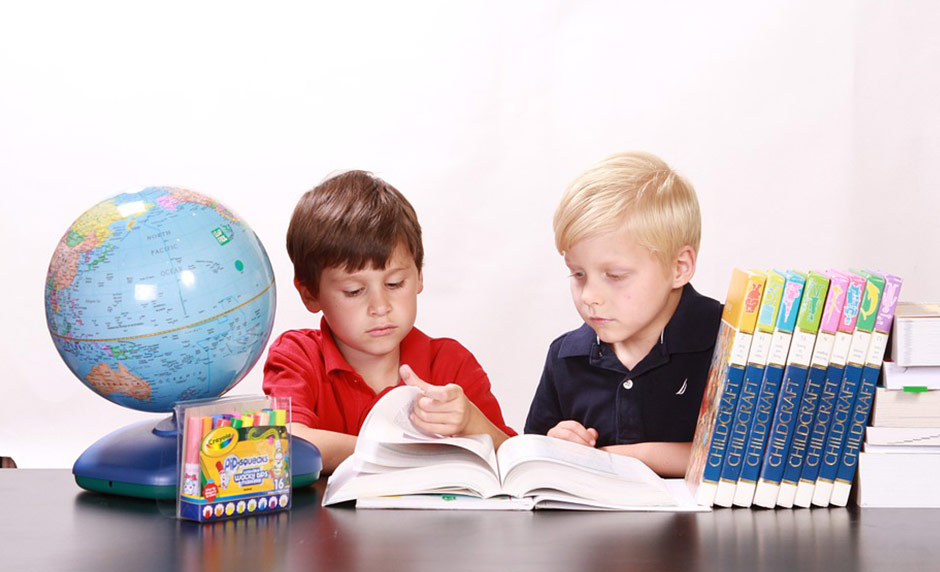 Why Parents Must Not Forget Reading Benefits Kids [One Minute Feature]