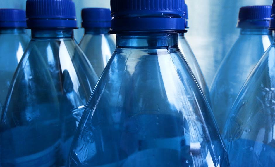 Why Parents May Want to Think Twice Before Using Plastic Bottles [One Minute Feature]