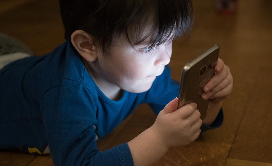 Are Parents Allowing Their Kids to Be Snared by Smartphone Slavery [One Minute Feature]